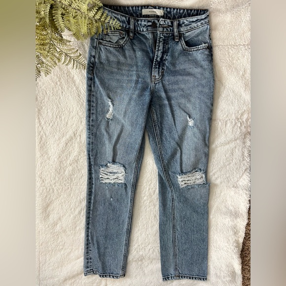 Hidden Straight Leg Distressed Jean - Picture 3 of 9